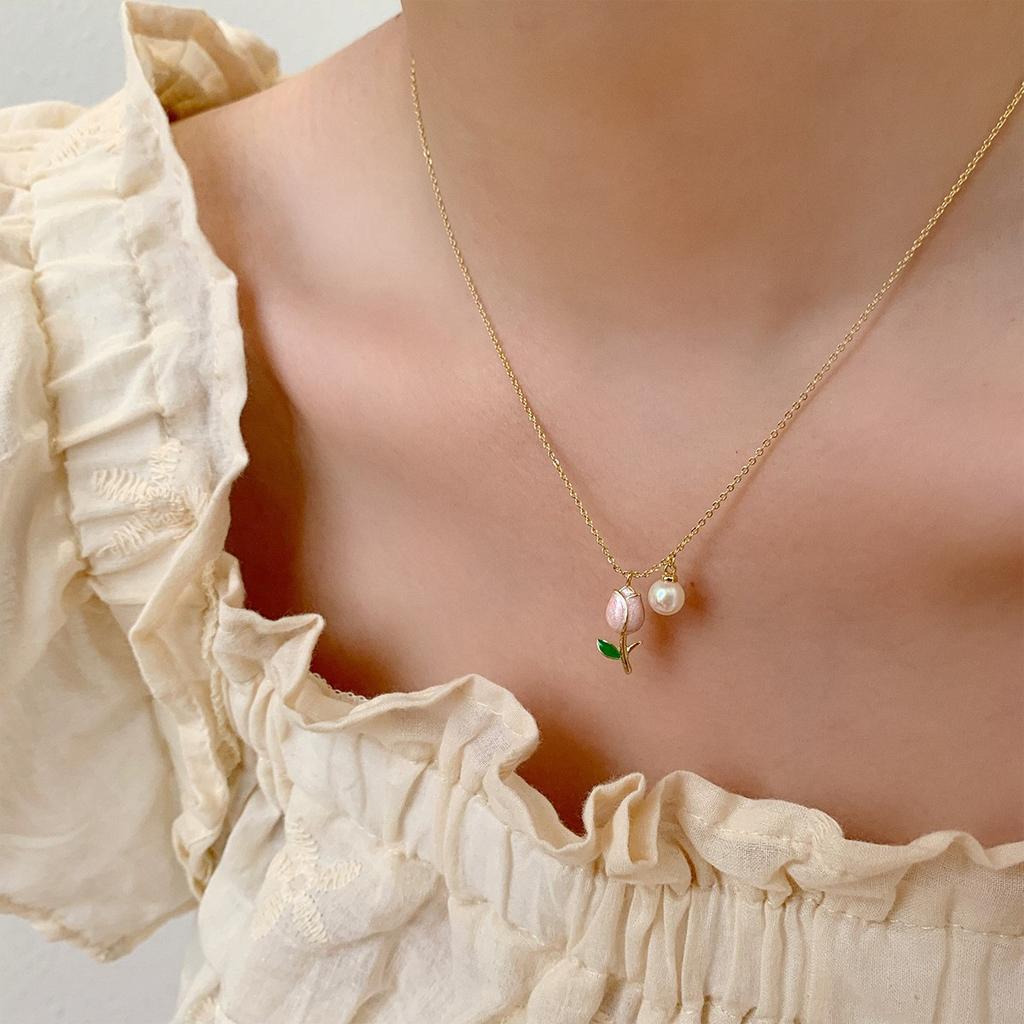Tulip Imitation Pearl Pendant Necklace for Women Gold Color Minimalist Metal Summer Jewelry Clavicle Chain Girls