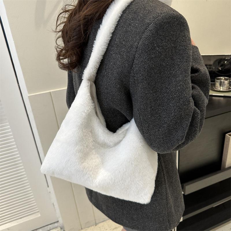 Niche Plush Tote Bag Winter New Style Bag Women's Fashionable Simple Crossbody Bag Casual Commuter Shoulder Bag