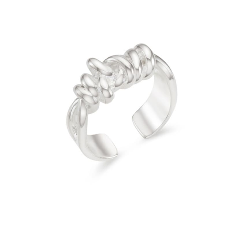 Denu Twist Band Ring