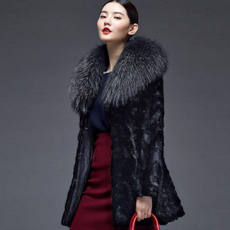 Autumn and Winter New Imitation Fur Coat, Imitation Mink Fur Coat Women's Medium and Long Style, Fur Imitation Raccoon Fur Collar