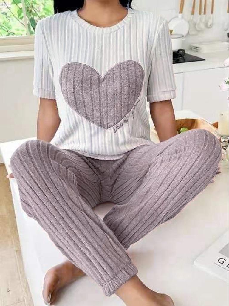 "Women's Autumn Sweet Love Pajama Set: Round Neck, Short Sleeve & Trousers - Comfy 2-Piece Homewear"
