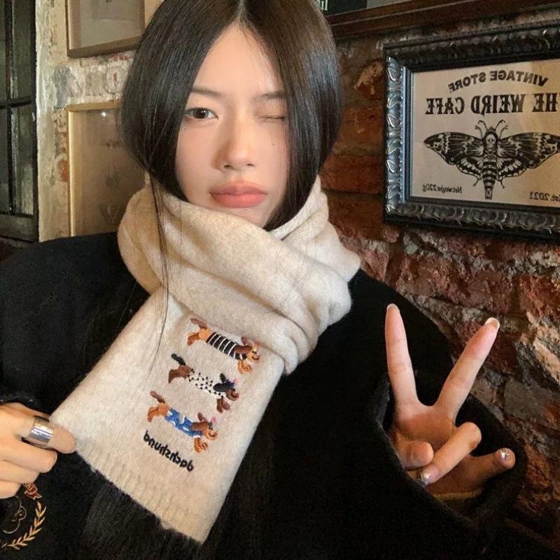 Cute Puppy New Knitted Three Dachshunds Embroidered Woolen Woolen Scarf for Women In Autumn and Winter Soft and Versatile