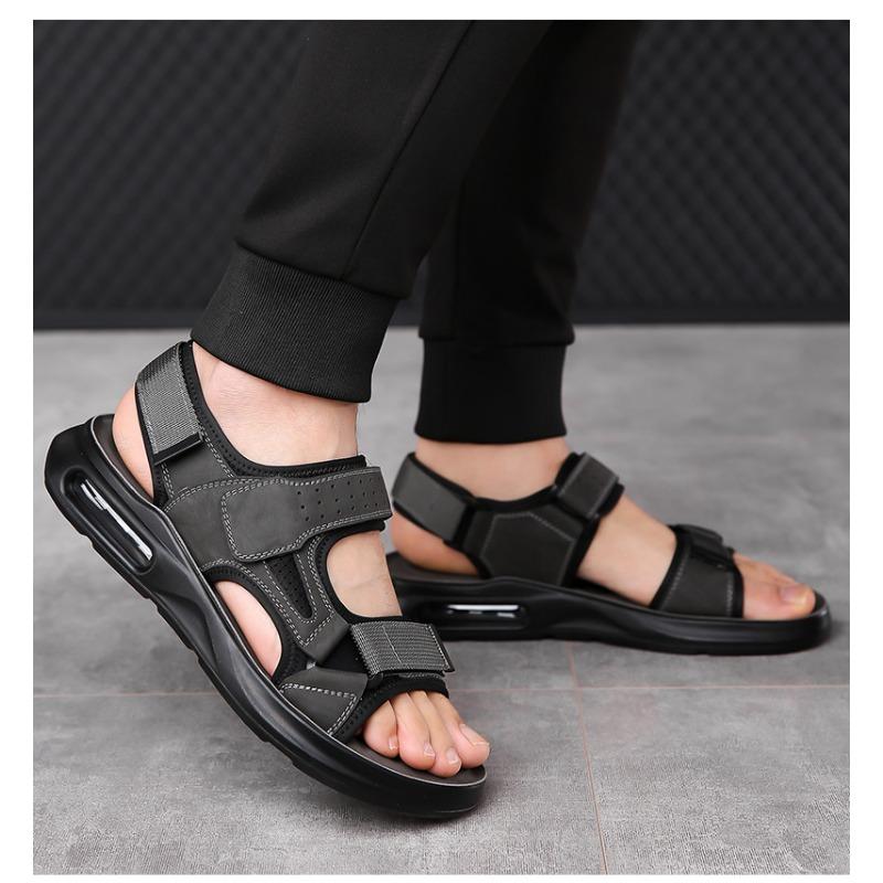 Fashion Summer Designer Hollow Leather Soft Soled Men's Sandals Fashion Retro Casual Outdoor Beach Men Sandalias Male Driving Shoes