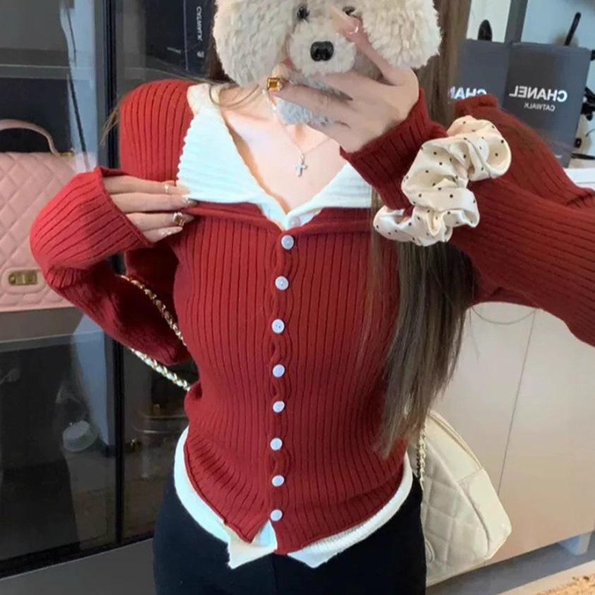 Two Korean-style Fake V-neck Knitted Cardigans for Women's Autumn and Winter Are Unique and Slimming. Pair Them with A Short Top