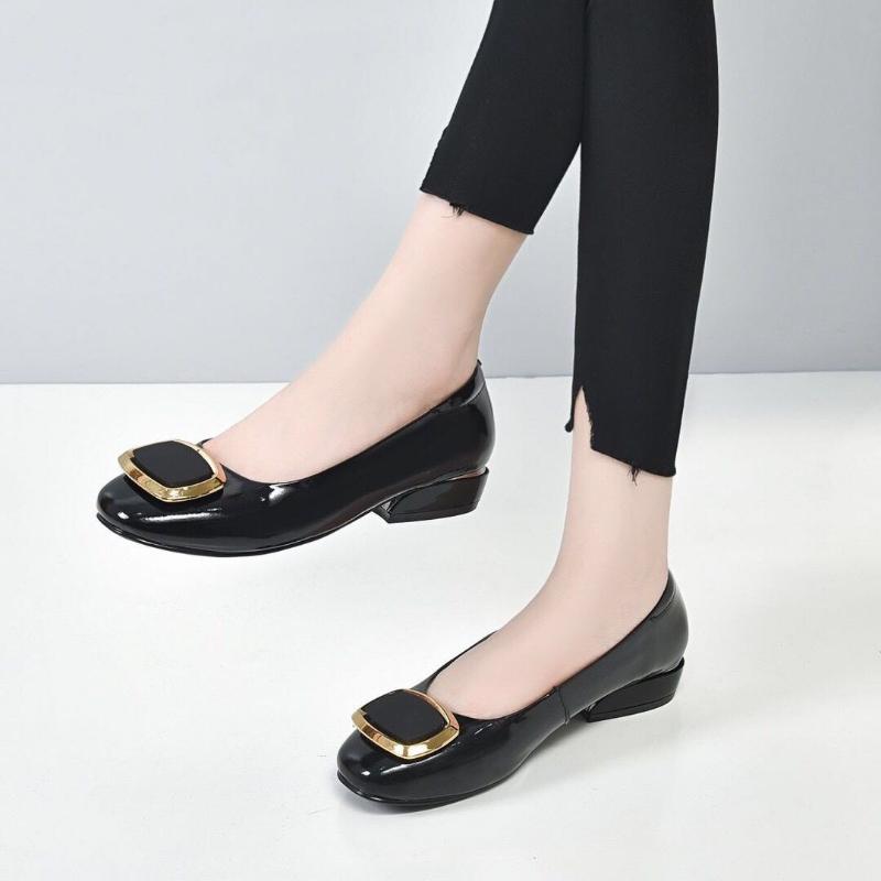 Women's Summer Large Size Low Heel Leather Single Shoes Office Ladies Spring Solid Color Casual Slip-on Shoes