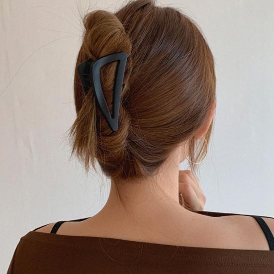Triangle Shape Crossing Teeth Hair Claw Simple Matte Head Grab Shark Hair Clip Hair Accessories