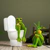 Cartoon Frog Figurine Kissing Meditation Toilet Frog Statue Resin Animal Sculpture Indoor Outdoor Garden Desktop Decoration Ornament