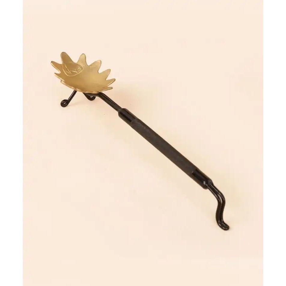 Aarti Stand, Isha Life