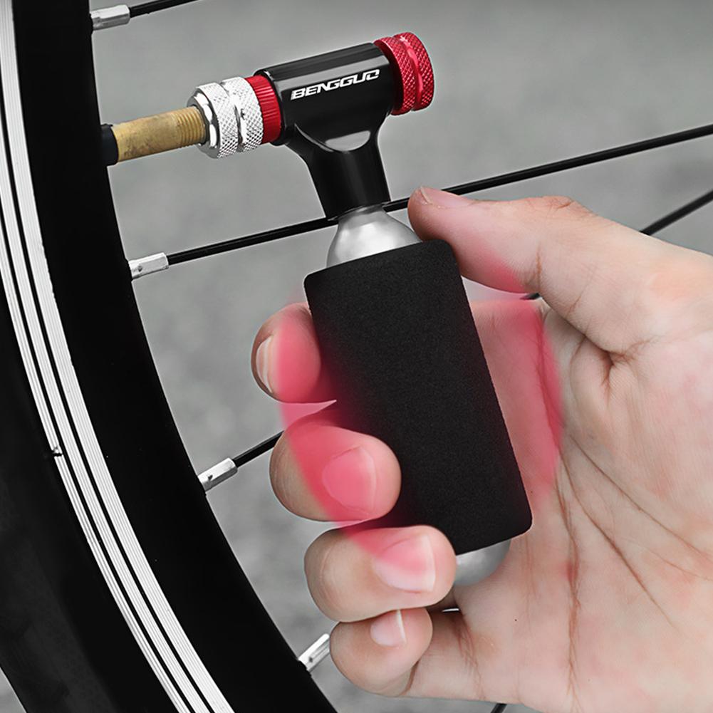 CO2 Bicycle Tire Inflator CO2 Bicycle Pump Aluminum Alloy CO2 Pumps Inflator Head Mini Bike CO2 Injector for Bicycle Basketball