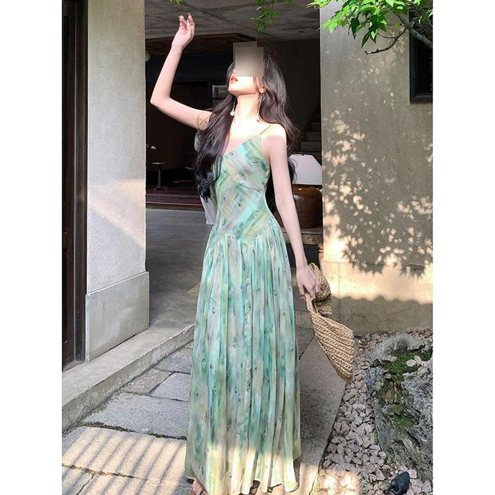 Green High-end Suspender Dress for Girls and Girls In Summer, New High-end Temperament, Waist Pinch and Thin Printed Long Skirt