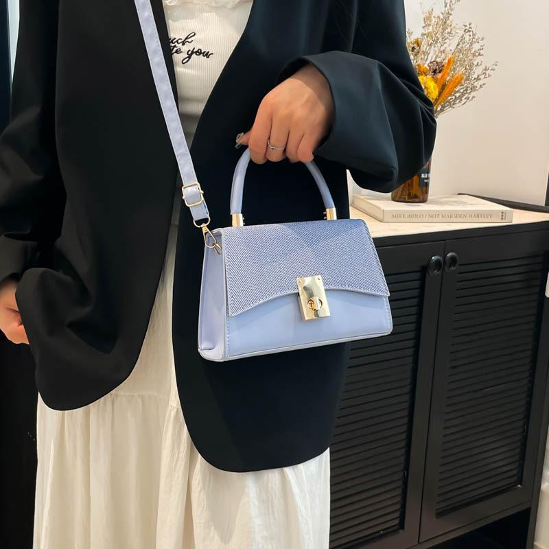 Лето 2025 новый простой ретро дизайн в сочетании цветов модная наплечная сумка кроссбоди портативная женская маленькая квадратная сумка