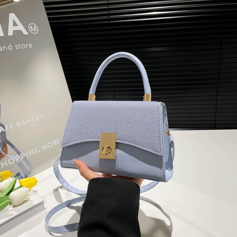 Лето 2025 новый простой ретро дизайн в сочетании цветов модная наплечная сумка кроссбоди портативная женская маленькая квадратная сумка