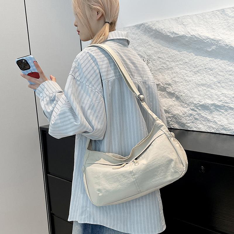 New Fashionable Large-capacity Messenger Bag Trendy Versatile Waterproof Nylon Bag Women's Simple Shoulder Bag