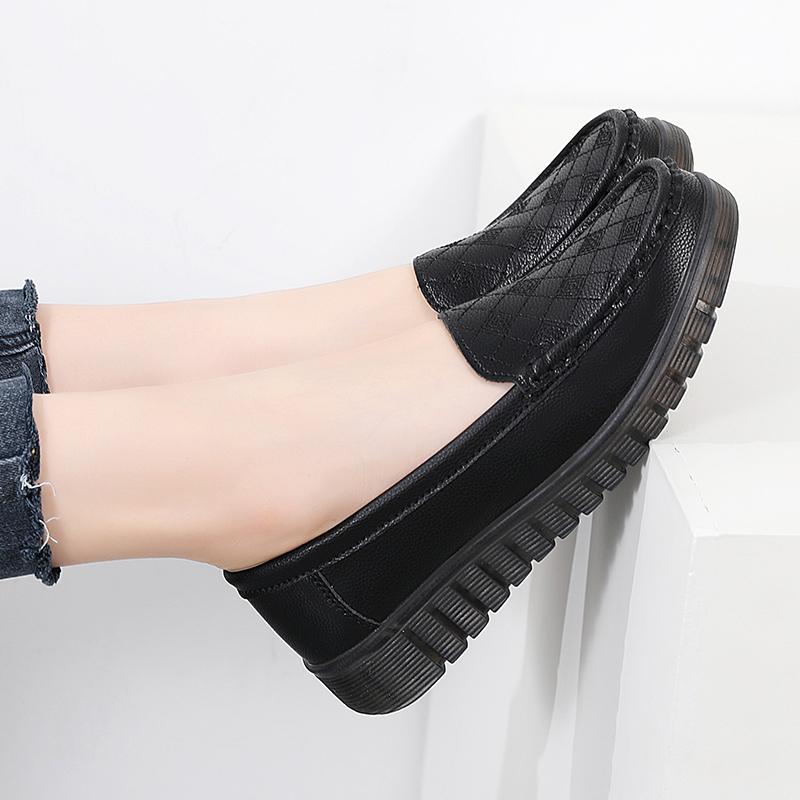 Women Flats Wedge Leather Fashion Comfortable Shoes Women Slip On Nurse Shoes Moccasins Outdoor Plus Size Tenis Feminino