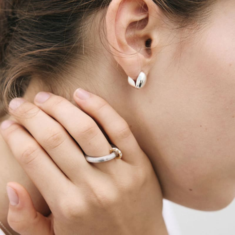 Poery Flow Oval Hoops