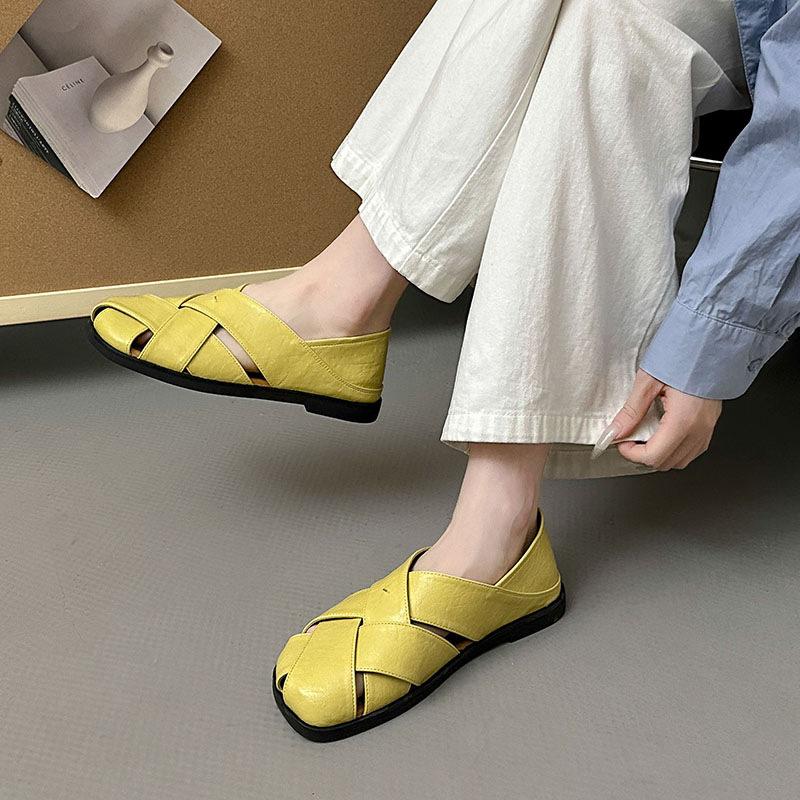 Literature and Art Fansen Flat-soled Sandals Women's Soft Leather Back Bag Heel Roman Shoes 2025 Summer New Soft-soled Women's Sandals