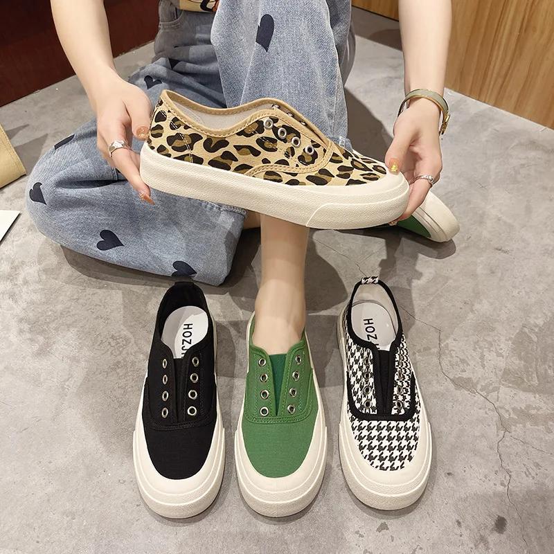 Canvas Shoes Women New Fashion Sneakers Leopard Print Slip-on Woman Vulcanized Flat Casual Loafers Ladies