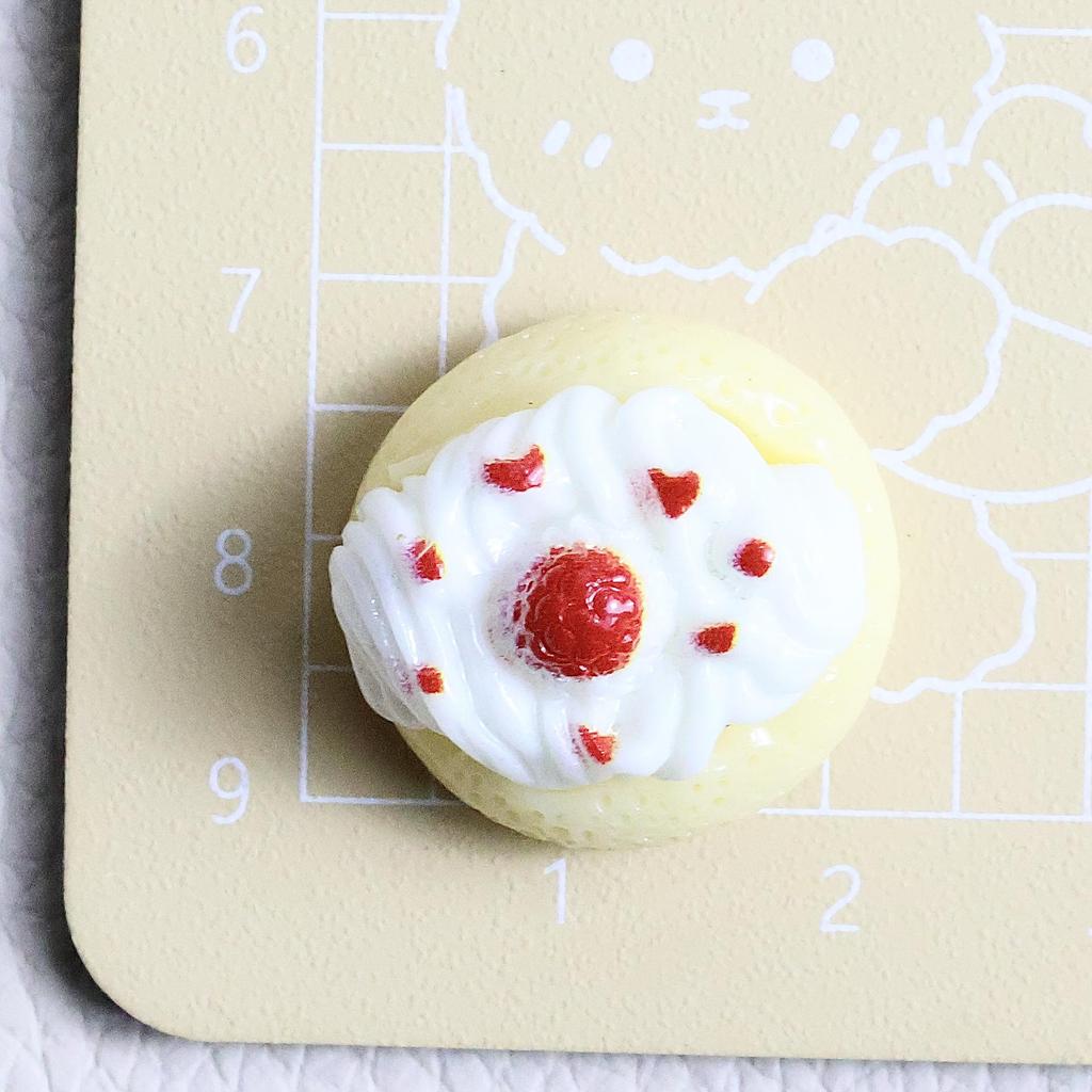 DIY Simulation Cake & Bread Miniature Play Set: Cream Glue, Keychain, Pendant & Hairpin Accessories