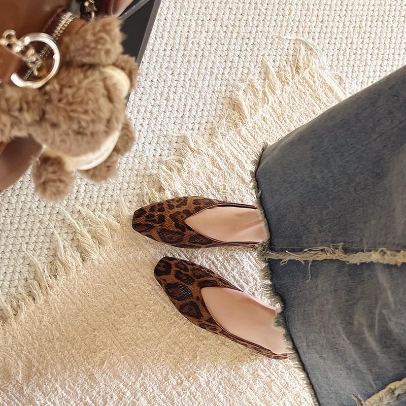 Fashion Leopard Women Flats Loafers Shoes Casual Shallow Women's Sandals Summer 2025 Fashion Sneakers Comfort New Walking Woman Shoes