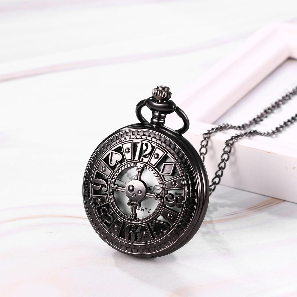 Pocket Watch Skeleton Skull Playing Cards Analog Display with Lid Waterproof Pocket Watch Quartz Pendant Necklace with Chain Black Retro Accessories