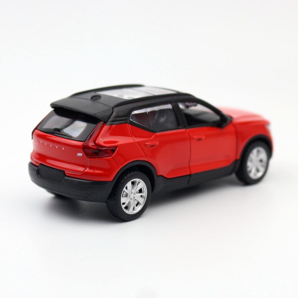 1/39 XC40 SUV Toy Car for Children MSZ Diecast Hybrid Vehicle Miniature Pull Back Free Wheels Collection Gift for Boys