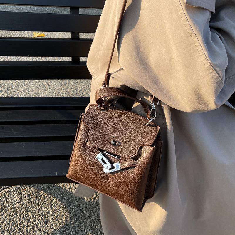 Premium Handbag Bag Women's New Messenger Bag Winter Retro Versatile Shoulder Bag