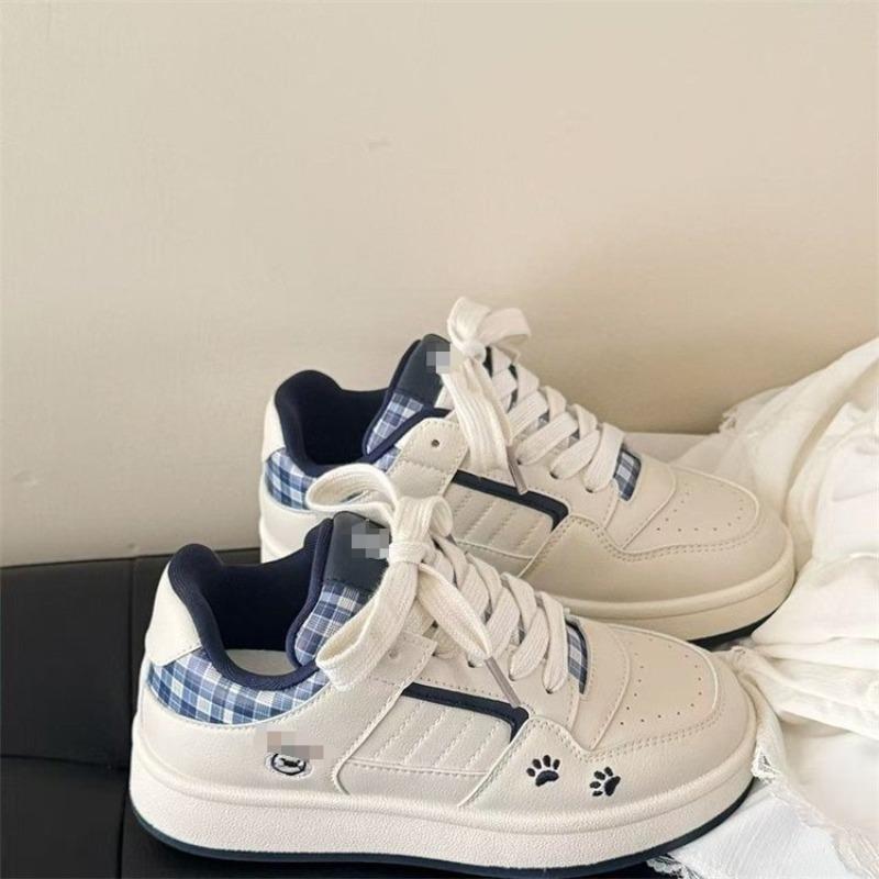 Campus Style Little White Shoes Women's New Autumn Breathable Board Shoes Versatile Students with Skirts Bread Shoes