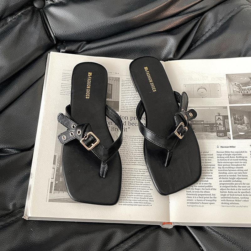 Casual Flat-bottomed Flip-flops Shoes for Women's Summer Wear 2025 New Beach Comfortable Niche Retro Cool Slippers