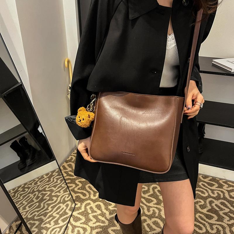 Premium Texture Retro Bag 2025 New Women's Bag Autumn and Winter Large-capacity Messenger Bag Fashionable Shoulder Bag Bucket Bag