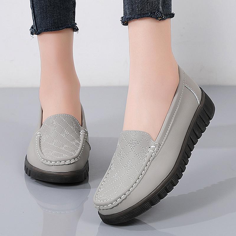 Women Flats Wedge Leather Fashion Comfortable Shoes Women Slip On Nurse Shoes Moccasins Outdoor Plus Size Tenis Feminino
