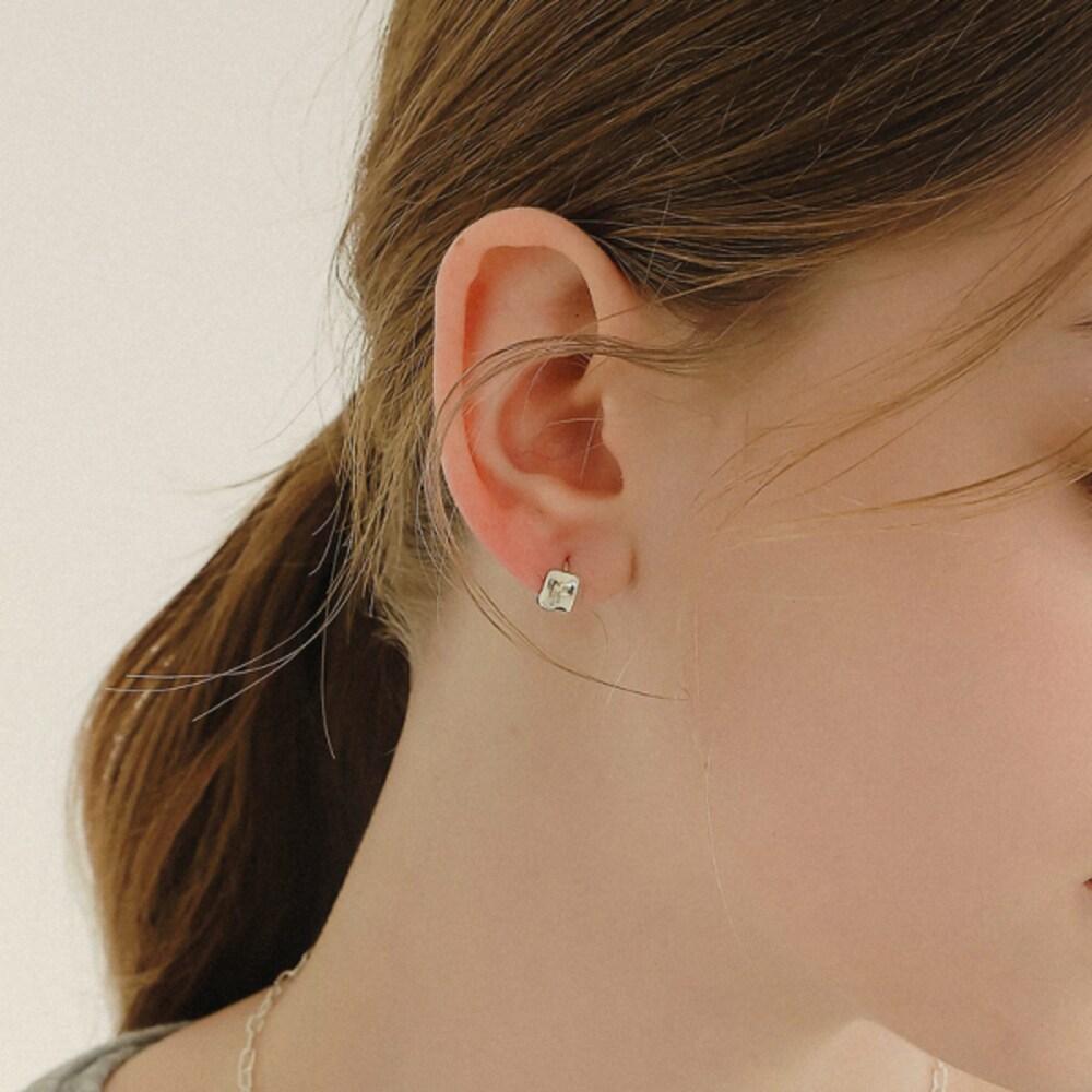 Volume Square Silver One-Touch Earrings M03865