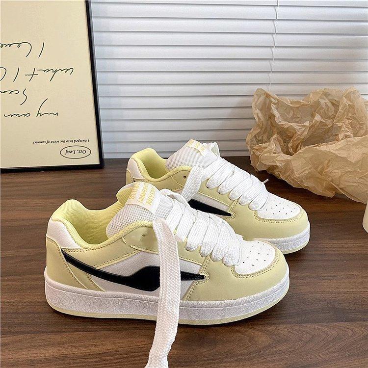 2024 Autumn New Retro Platform Bread Shoes Casual Board Shoes Korean Version Women's Fashion College Style Versatile White Shoes