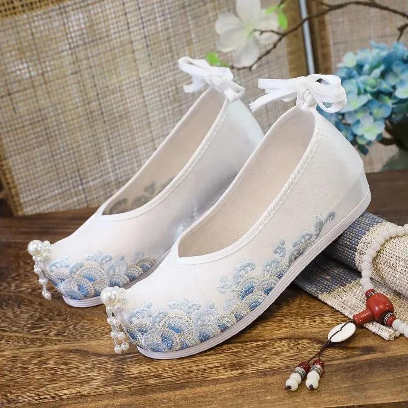 Maogu Embroidered Increase Inner Height Shoe Woman Flats Women 2024 Women's Trend Chinese Style Pumps Ancient Style Hanfu Shoes