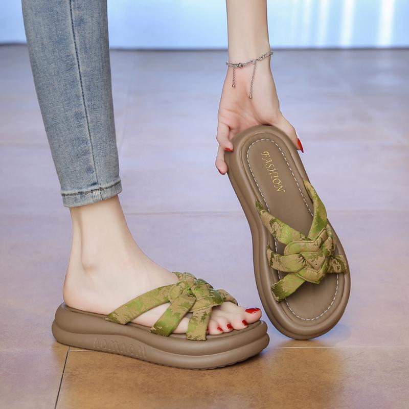 Fashion Shoes Women Slippers For Swimming Pool Slides Pantofle Soft Beach 2025 Summer Casual Leisure Slippers Women Summer Shoes Shale