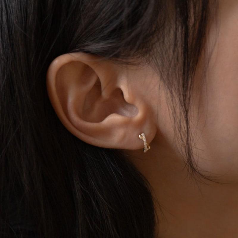 Youngglow 14k Cubic X One Touch Earring