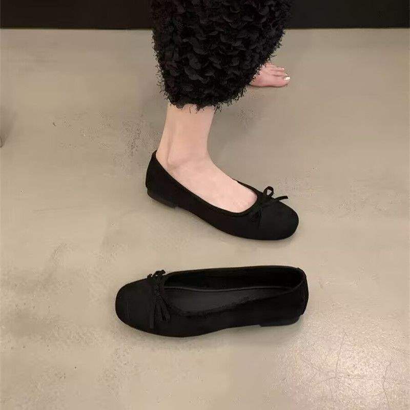 Red Ballet Single Shoes Women's 2025 New Bow Retro Evening Wind Flat Bottom Ladyshoes Square Head Shallow Mouth Grandma Shoes