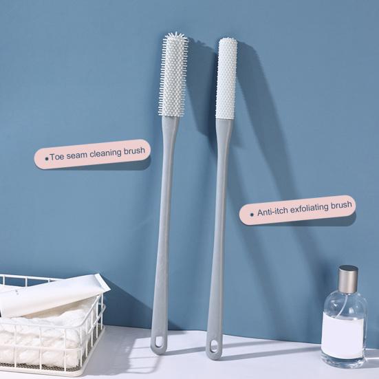 Foot Scrubber Brush Anti-Itch Exfoliating Brush Head Soft Bristles Long Handle Toe Cleaning Brush for Deep Cleaning Easy To Use And Clean Foot