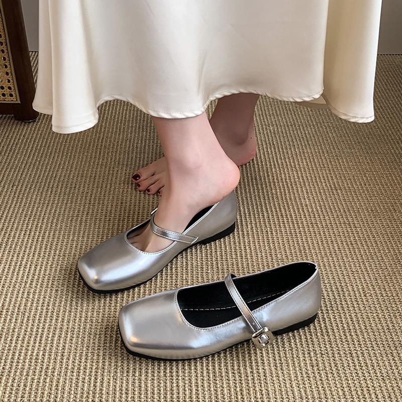 Temperament Square Head Flat Sole Shoes Women's 2025 New Summer French Retro Mary Jane Small Leather Shoes Light Mouth Commuter Shoes
