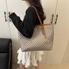 Commuter Bag Women's 2025 New Large-capacity Autumn and Winter Tide Fashion Printed Letters Single Shoulder Class Foreign Tote Bag