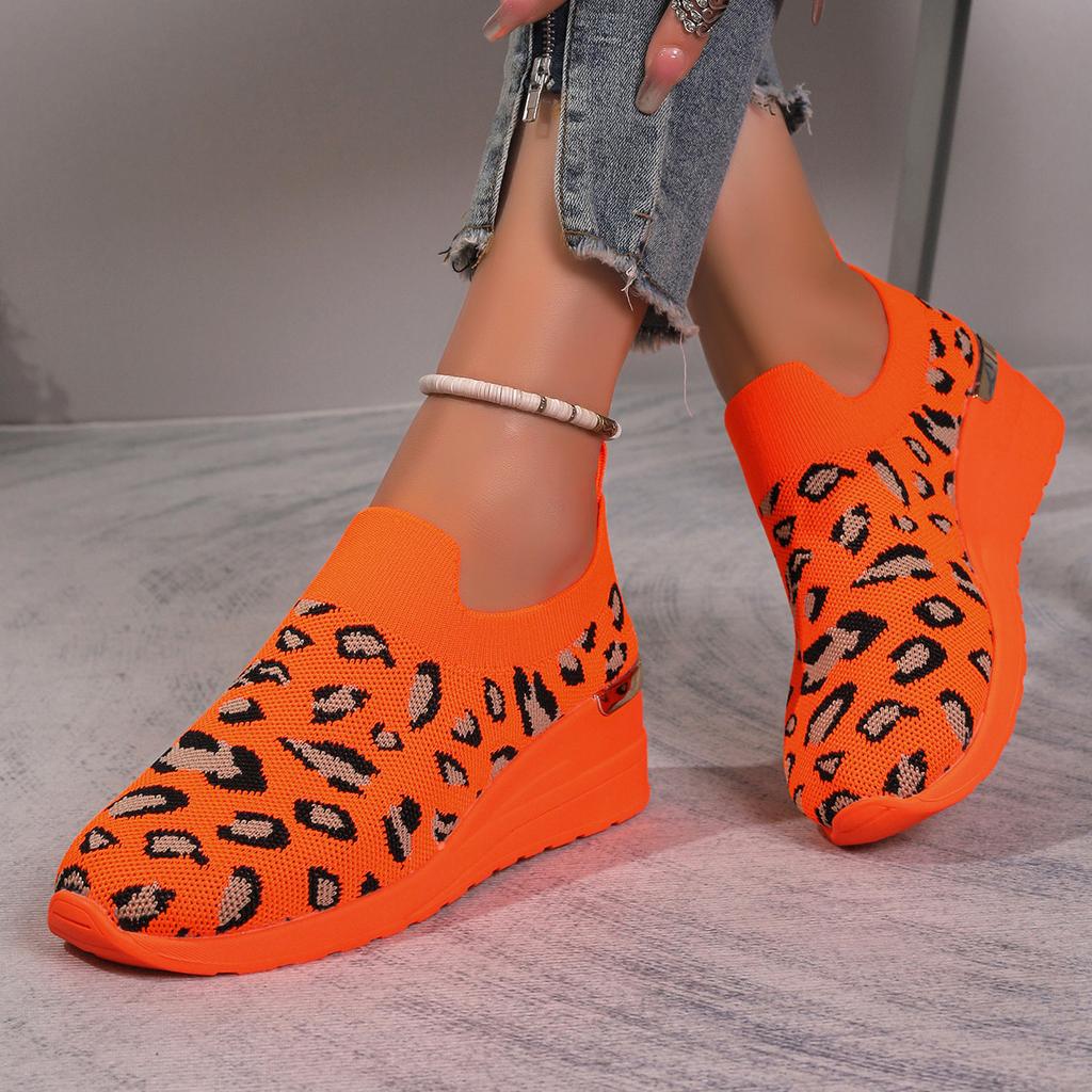 Fashion Women Sneakers Round Toe Lightweight Fashion Loafers Spring Autumn Shallow Casual Sneakers Designer Comfortable Shoes for Women