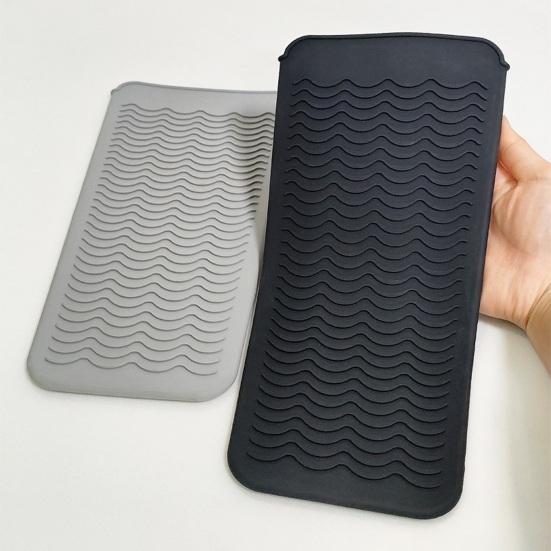 Yousheng Silicone Heat Resistant Mat Hair Straightener Flat Iron Curling Iron Tool Wavy Design Anti-slip Curling Iron Heat Insulation Cover