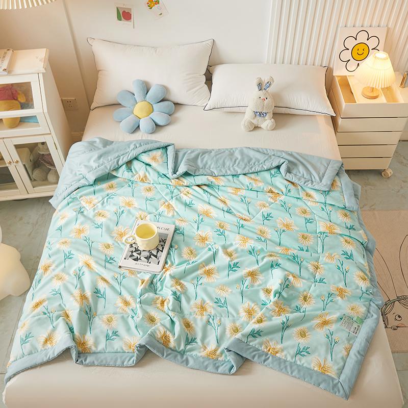 Yellow Flowers Summer Quilt Fresh Floral Style Super Soft Breathable Air Conditioning Thin Quilt Travel Camping Thin Comforter