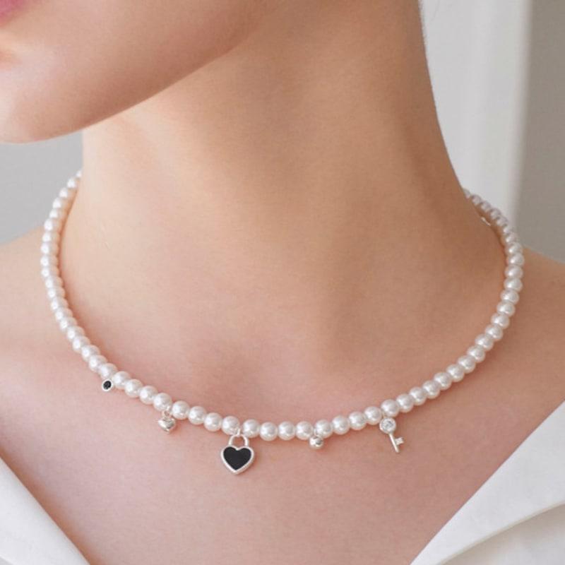 Dmoment (925 Silver) Glint Pearl Heart Silver Necklace