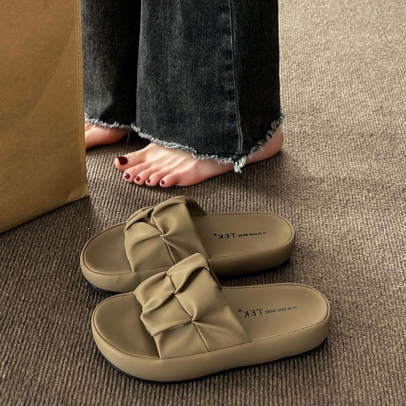 Cool Slippers Women's Summer Wear New Thick-soled Casual Beach Sandals Fashionable Women's Maternity Bread Flip