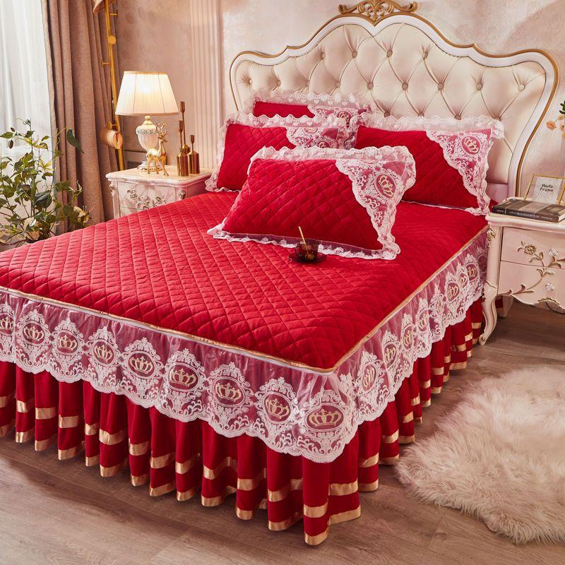 3pcs of Thickened Autumn and Winter Lace Bed Skirt, Crystal Velvet Bed Skirt Lace Bed Cover, Soft and Comfortable, Bedroom and Guest Room Bedding
