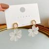 Translucent Elegant White Flower Hanging Earrings for Women Rhinestone Ball Middle Petals Sweet Korean New Beach Vacation Ear Decoration