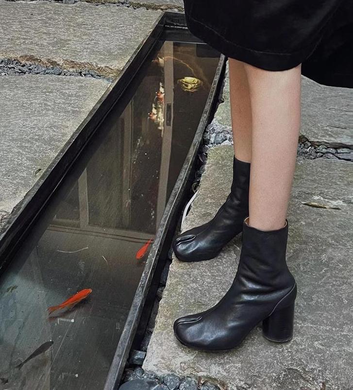 Дизайнерские ботильоны Tabi с раздельным носком от люксового бренда, женские ботильоны из натуральной кожи на массивном высоком каблуке, короткие ботинки, обувь весна-осень 2025