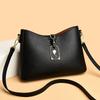 Simple and Fashionable Single-shoulder Crossbody Bag, High-quality Armpit Large-capacity Commuter Bag