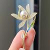 High-End Fashion Light Luxury Daffodil Corsage Female Inlaid Zircon Plant Brooch Versatile Clothing Accessories Factory