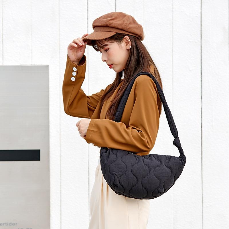 New Soft Dumpling Bag Women's Simple Casual Trend Shoulder Bag Fashion Canvas Down Rhombus Messenger Bag